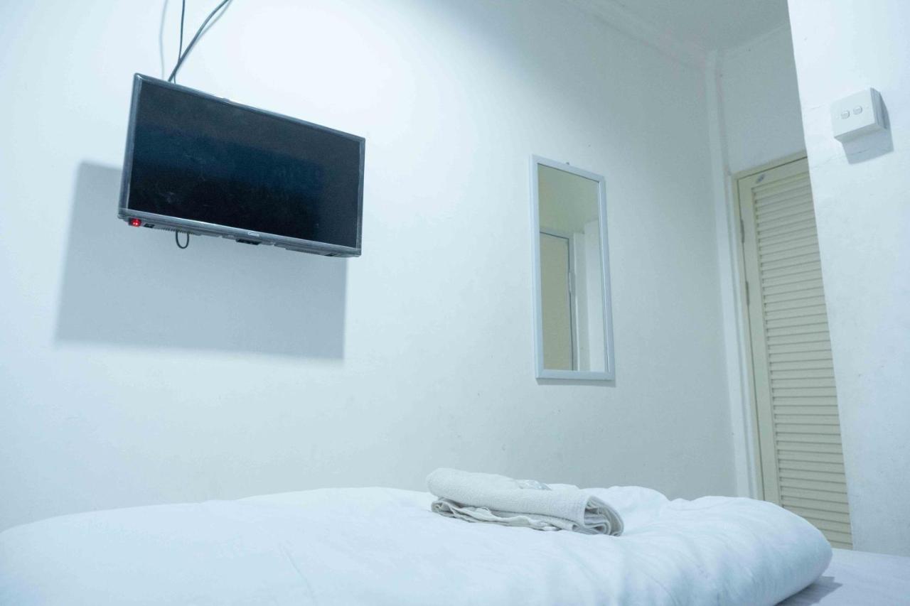 House Of Joy Sopalan Redpartner Hotel Kalasan Bagian luar foto