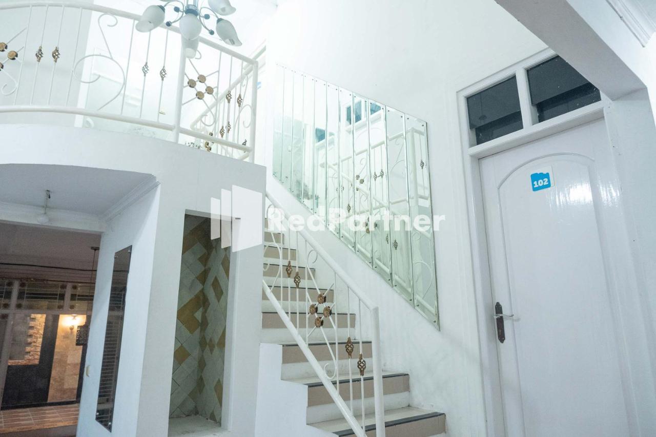 House Of Joy Sopalan Redpartner Hotel Kalasan Bagian luar foto