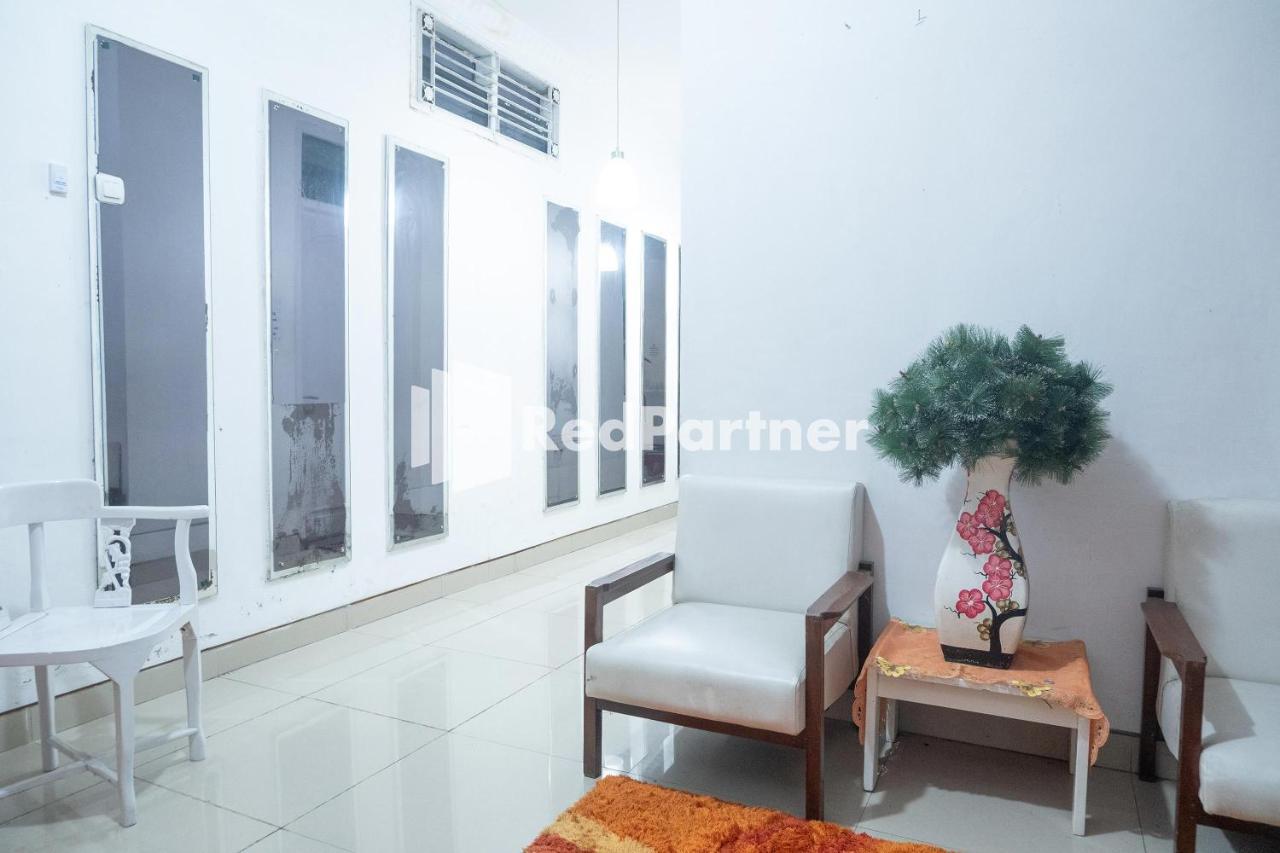 House Of Joy Sopalan Redpartner Hotel Kalasan Bagian luar foto