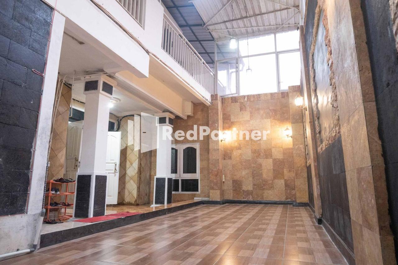 House Of Joy Sopalan Redpartner Hotel Kalasan Bagian luar foto
