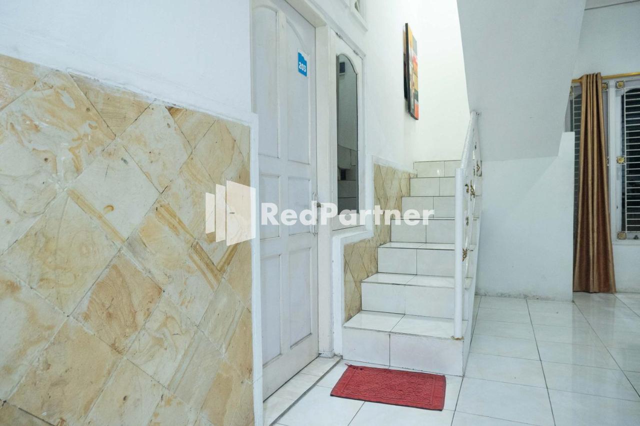House Of Joy Sopalan Redpartner Hotel Kalasan Bagian luar foto